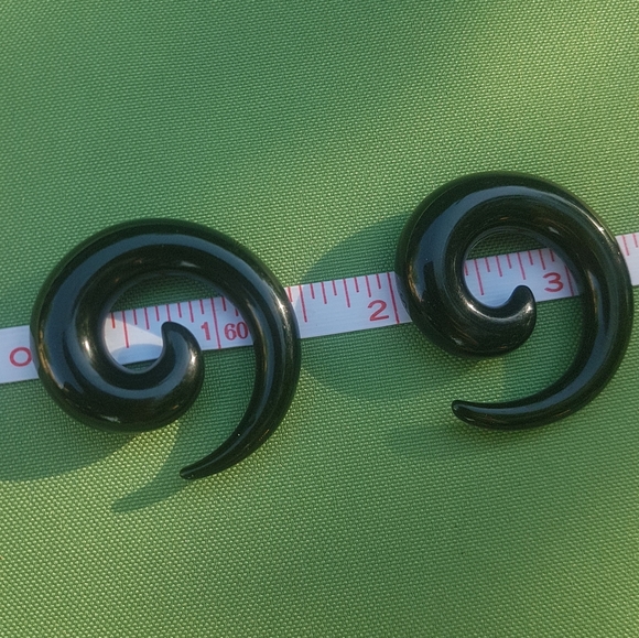 👂🏻Large Spiral Ear Lobe Tunnel Stretchers - Picture 2 of 9